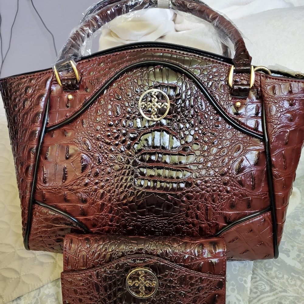 Handbag collection crocodile embossing